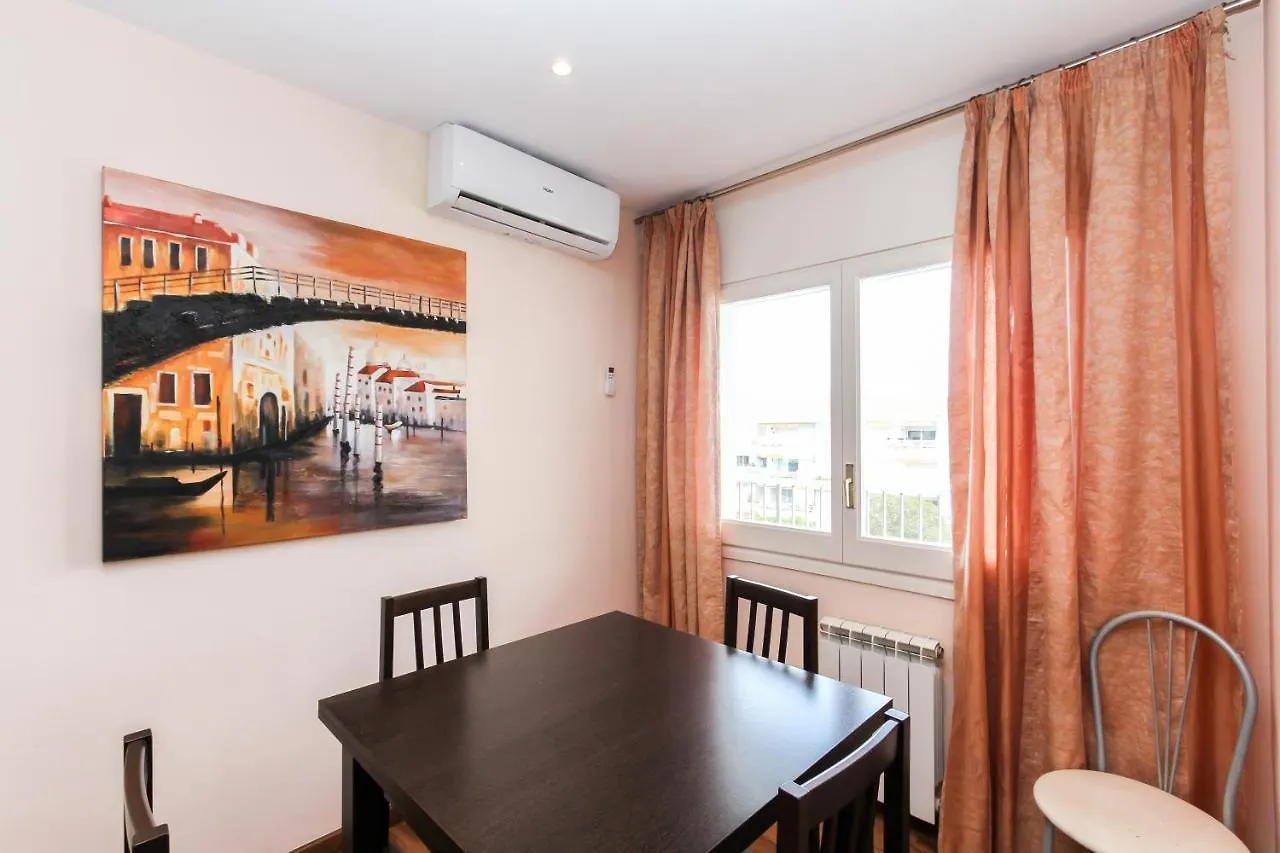 Apartament Planiol リョレート・デ・マル