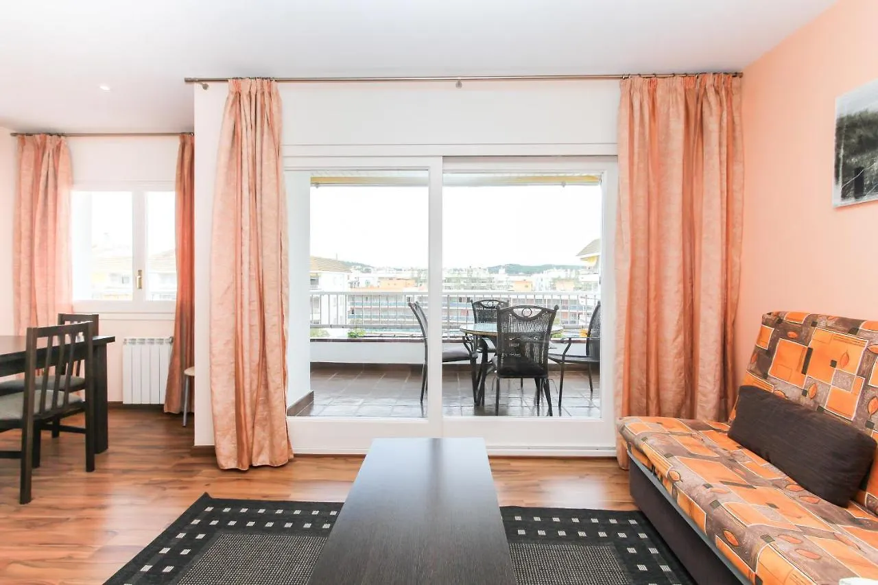 Apartament Planiol リョレート・デ・マル アパート